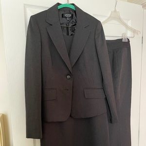 Kasper Three Piece Suit.  Charcoal gray.  Jacket 6.  Dress and pants 4.